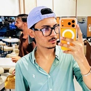 Chocoboyy 🤍🎀 22 Karachi