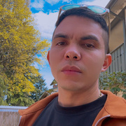 Luis 33 Seattle