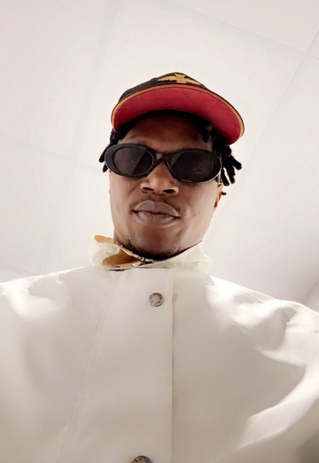 Emi (@emi576) — my photo № 1