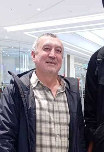 A hiles (@ahiles405) — my photo № 1